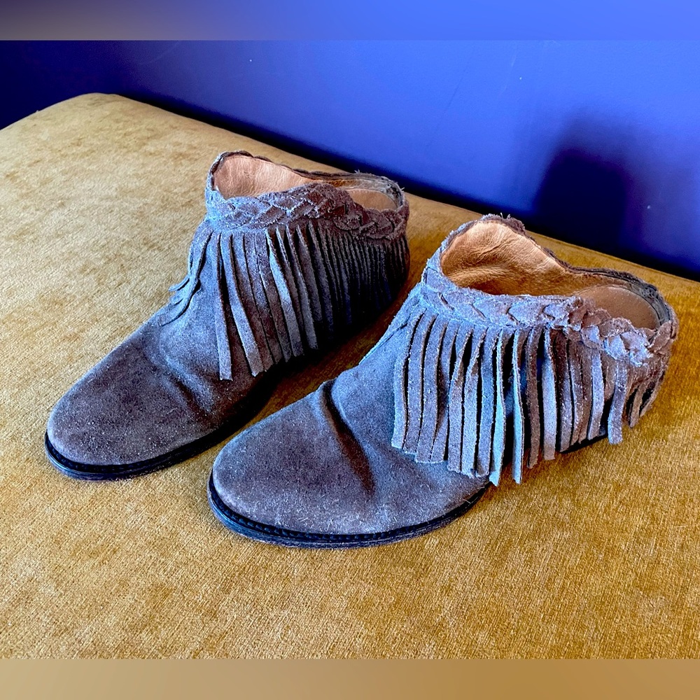 Fringe Suede Ankle Boots - Gray